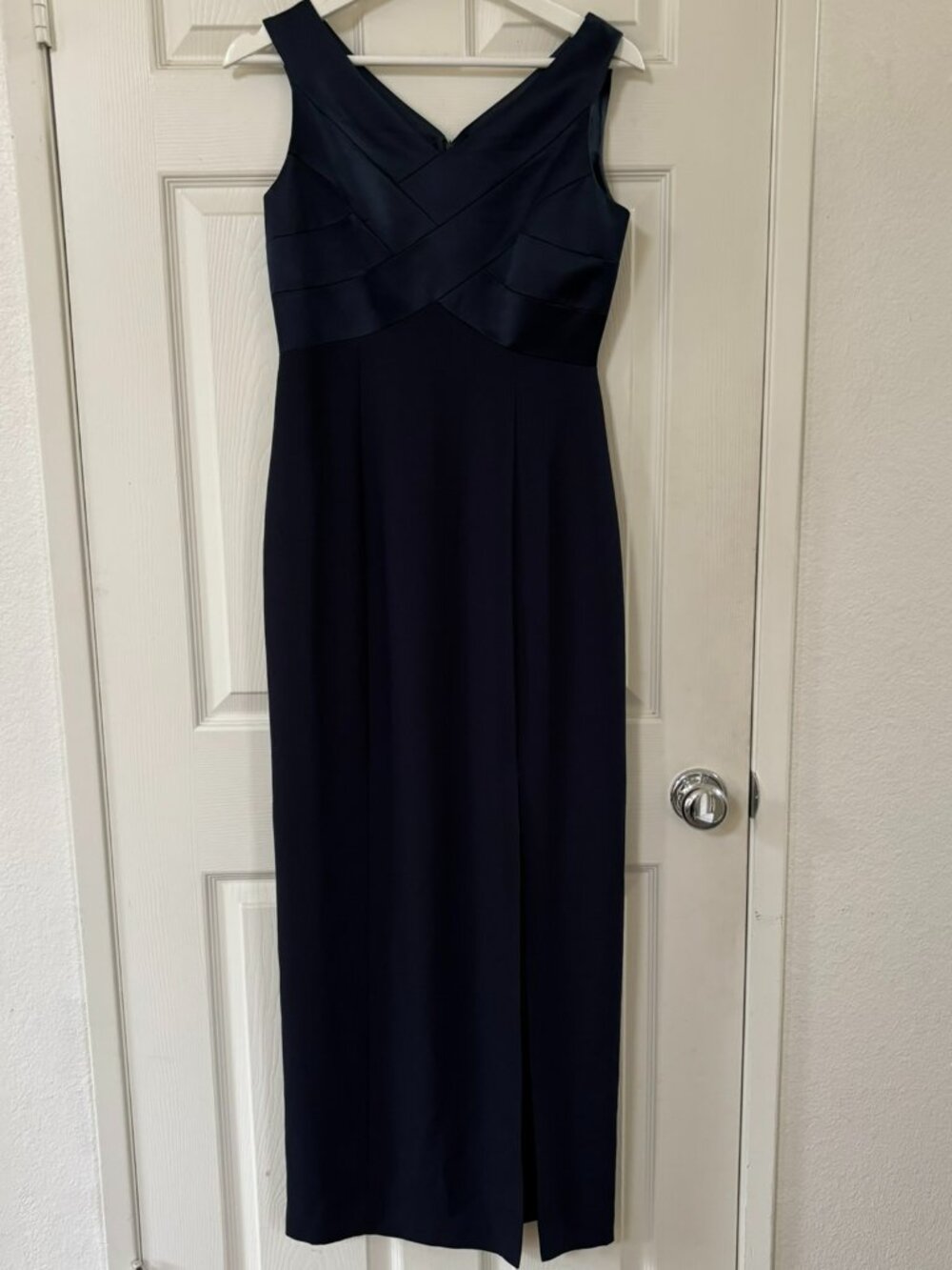 Liz Claiborne Night Navy Blue Sleeveless V-Neck Maxi Gown 4